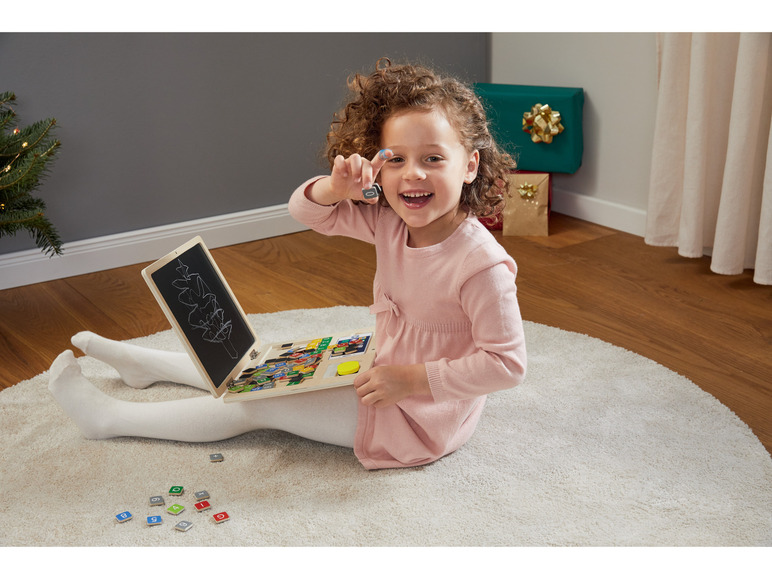 Zeichen Playtive Zahlen, Buchstaben, Kinder-Laptop, mit Holzspielzeug