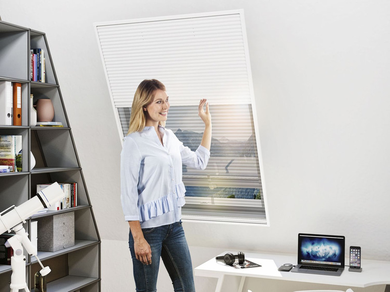 Gehe zu Vollbildansicht: wip 2in1-Dachfenster-Plissee, Sonnen- u. Insektenschutz, Aluminiumprofile, B 110 x H 160 cm - Bild 1