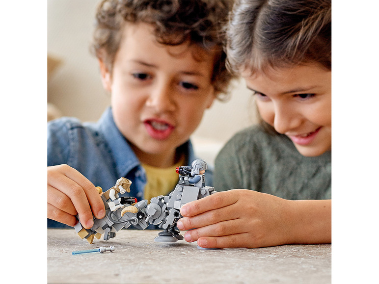 Gehe zu Vollbildansicht: LEGO® Star Wars 75298 »AT-AT™ vs Tauntaun™ Microfighters« - Bild 7