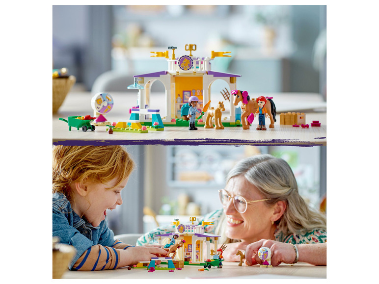 Gehe zu Vollbildansicht: LEGO® Friends 41746 »Reitschule« - Bild 2