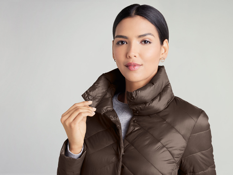 Gehe zu Vollbildansicht: esmara® Damen Lightweight-Jacke in modischer Metallic-Optik - Bild 5