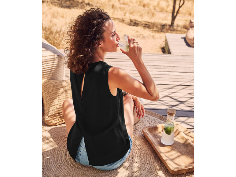 Gehe zu Vollbildansicht: esmara® Damen Blusentop mit Knopfverschluss im Nacken - Bild 15