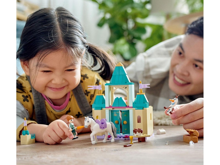 Gehe zu Vollbildansicht: LEGO® Disney Princess™ 43204 »Annas und Olafs Spielspaß im Schloss« - Bild 2