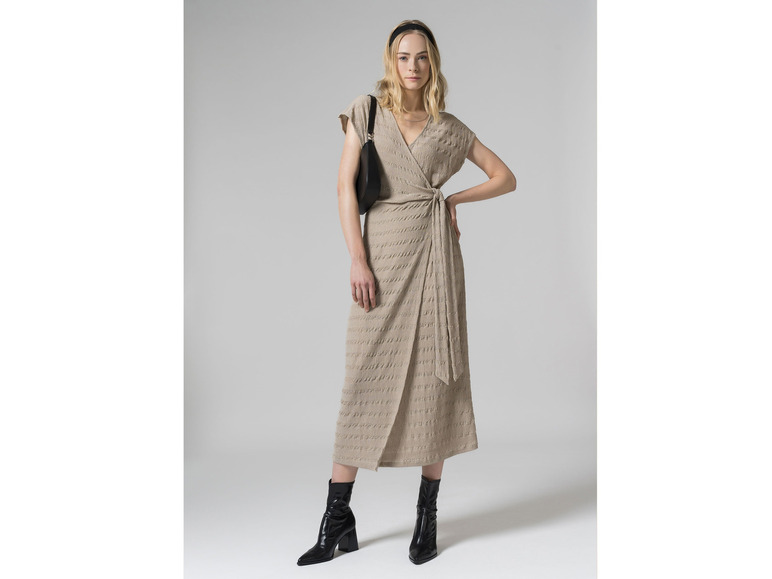 Gehe zu Vollbildansicht: esmara® Damen Midi-Kleid mit modischer Crinklestruktur, beige - Bild 2