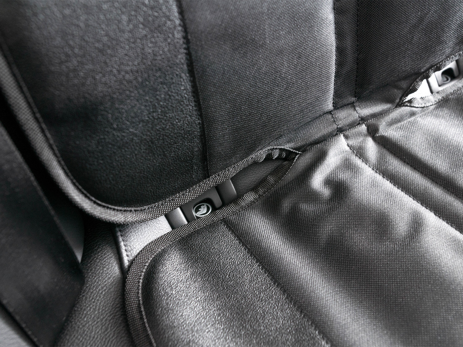 Deals George WALSER Verkauf Kindersitzunterlage XL | Black ZR7714 Friday Premium Mesjeuxipad