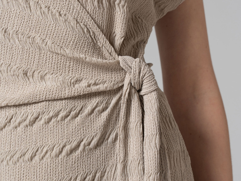 Gehe zu Vollbildansicht: esmara® Damen Midi-Kleid mit modischer Crinklestruktur, beige - Bild 10