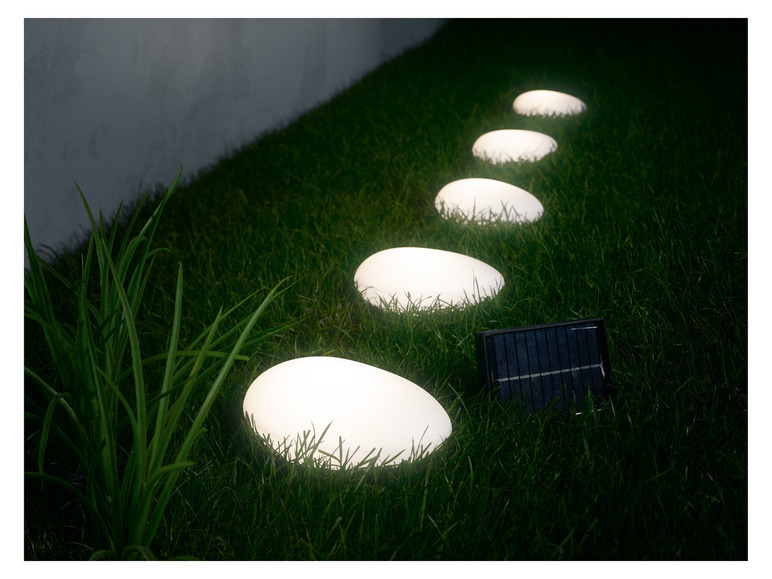 Gehe zu Vollbildansicht: LIVARNO home LED Solar Bodenlichterkette, mit 5 Leuchten - Bild 30