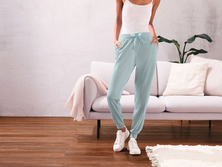 Gehe zu Vollbildansicht: esmara® Damen Relaxhose in weicher Nicki-Qualität, extra elastisch - Bild 3