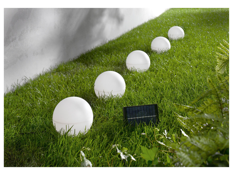 Gehe zu Vollbildansicht: LIVARNO home LED Solar Bodenlichterkette, mit 5 Leuchten - Bild 16