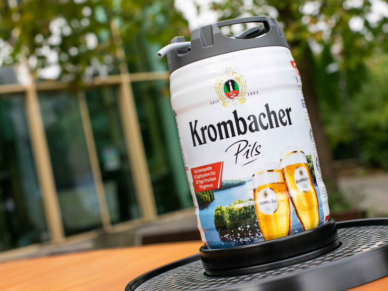 Gehe zu Vollbildansicht: Krombacher Pils 5 Liter Bierfass mit Zapfhahn, Pfandfrei - Bild 3