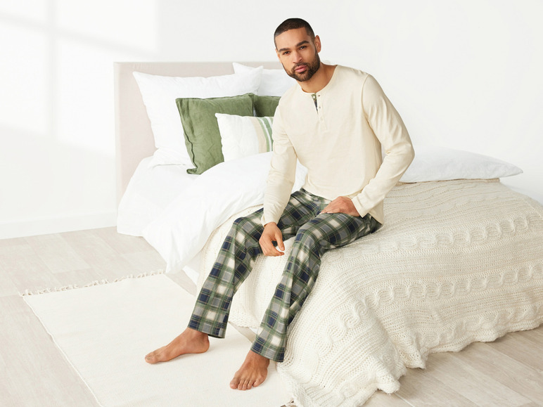 Gehe zu Vollbildansicht: LIVERGY® Herren Pyjama mit seitlichen Eingrifftaschen - Bild 13