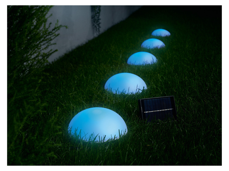 Gehe zu Vollbildansicht: LIVARNO home LED Solar Bodenlichterkette, mit 5 Leuchten - Bild 3