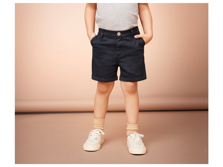 Gehe zu Vollbildansicht: lupilu® Kleikinder Jungen Chino-Shorts mit hohem Baumwollanteil - Bild 6