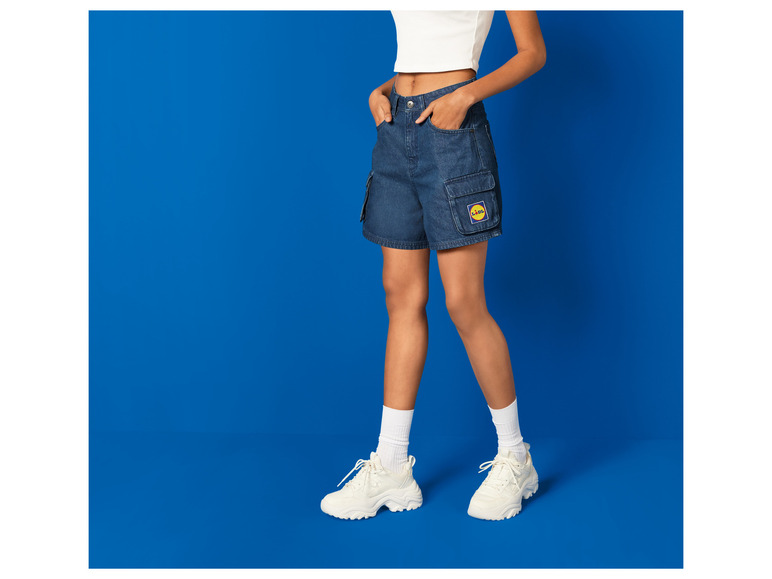 Gehe zu Vollbildansicht: esmara® Damen Jeansshorts mit Lidl-Print - Bild 3