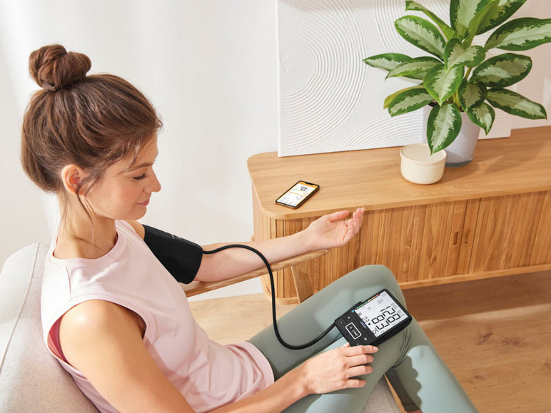 HealthForYou-App Blutdruckmessgerät mit SILVERCREST® PERSONAL CARE »SBM 69«,