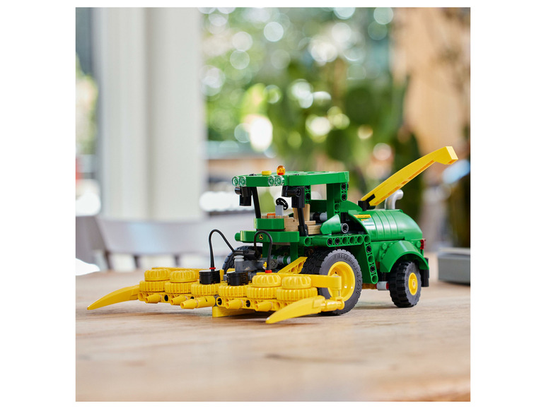 Gehe zu Vollbildansicht: LEGO® Technic 42168 »John Deere 9700 Forage Harvester« - Bild 3