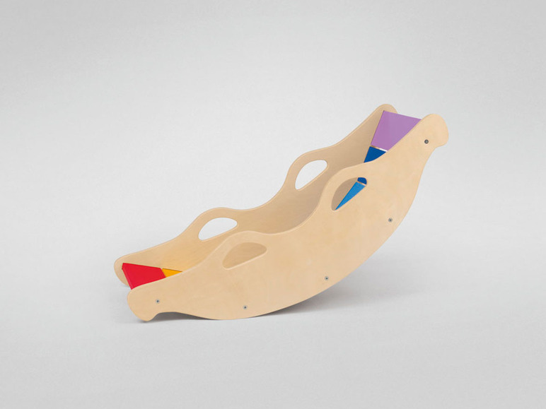 Regenbogenfarben Playtive Balancewippe, in Holz