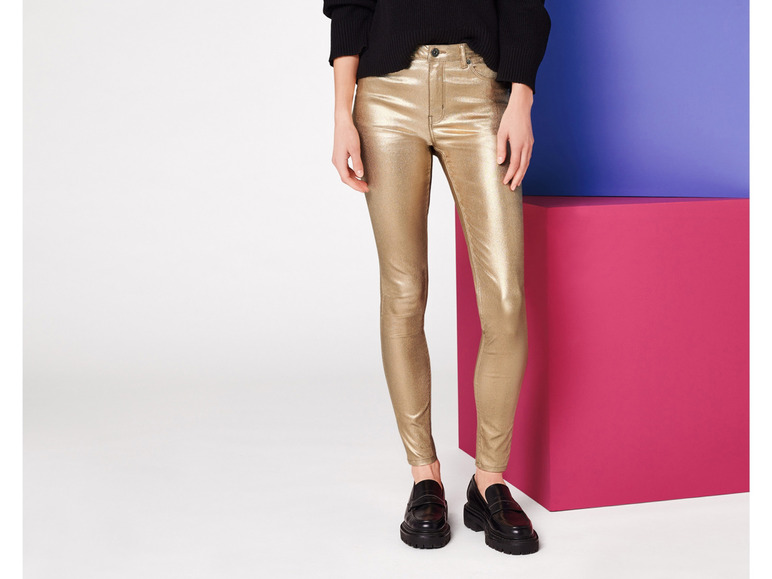 Gehe zu Vollbildansicht: esmara® Damen Jeans, Skinny Fit, mit Metallic-Beschichtung - Bild 3